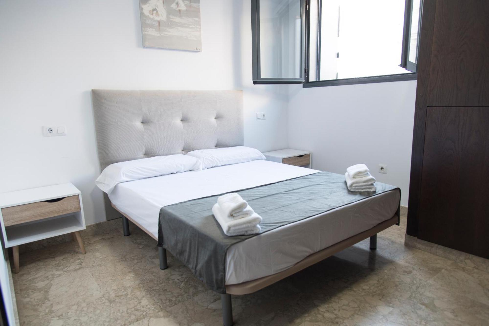 Nightinsevilla Teodosio Free Parking 外观 照片