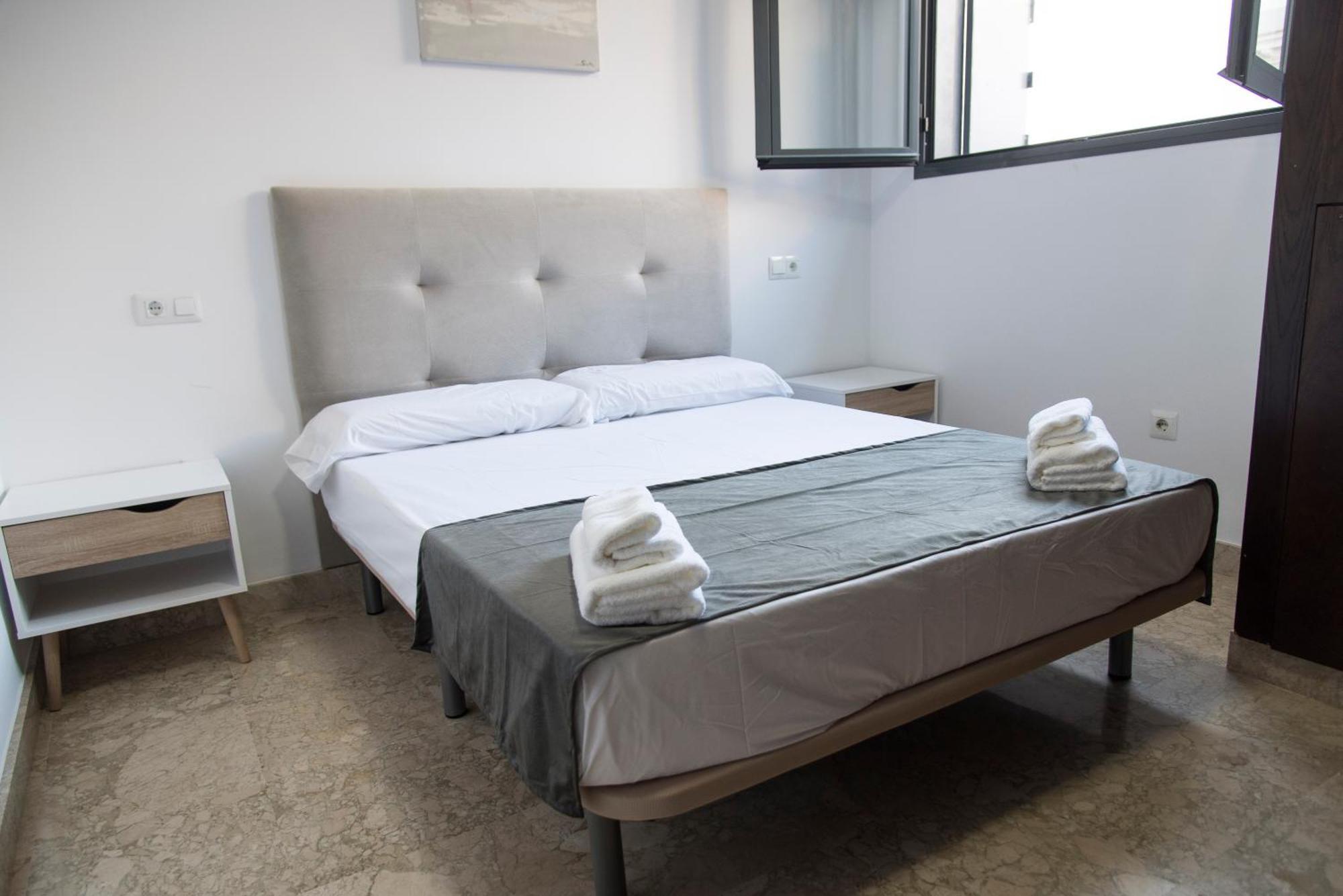 Nightinsevilla Teodosio Free Parking 外观 照片