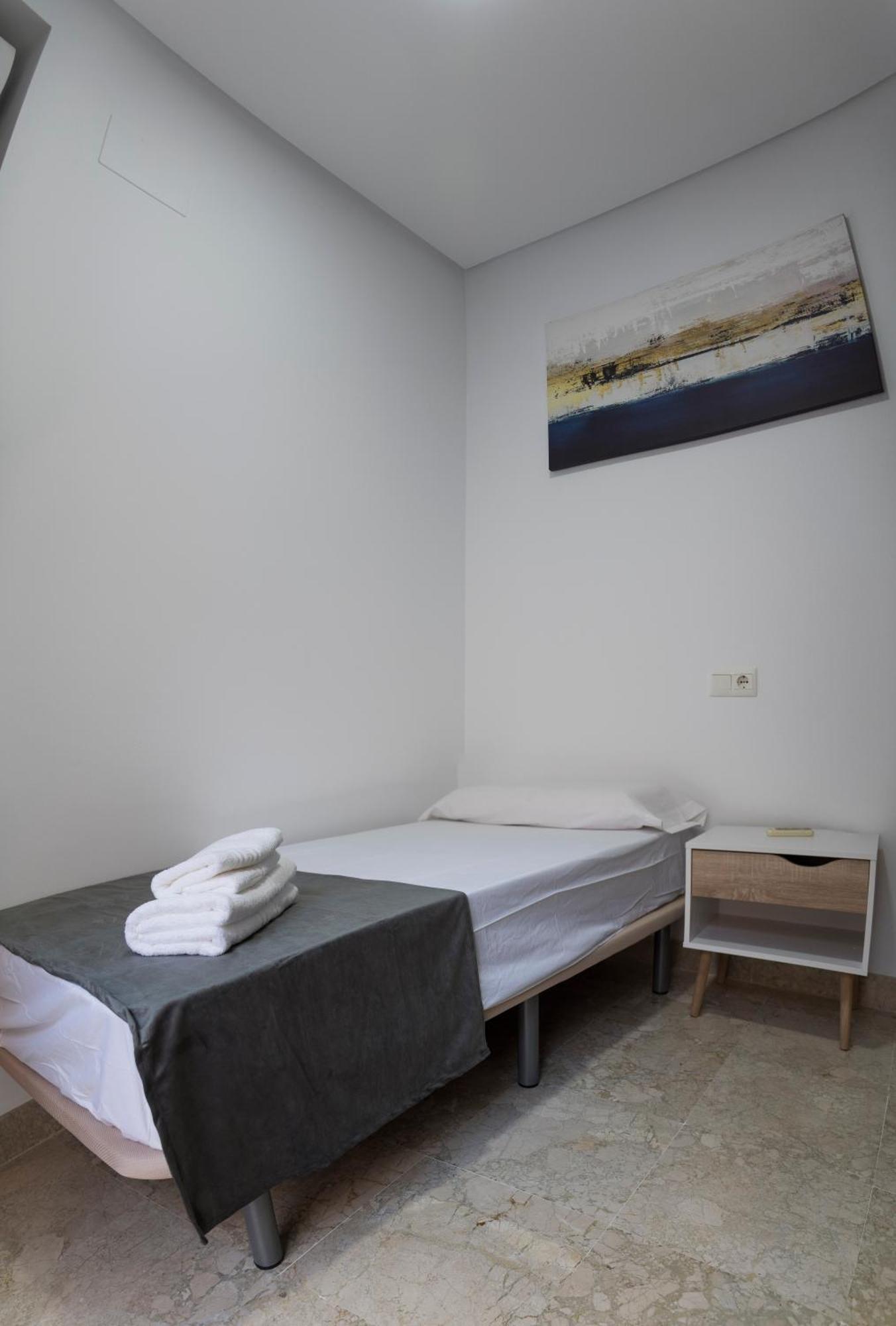 Nightinsevilla Teodosio Free Parking 外观 照片