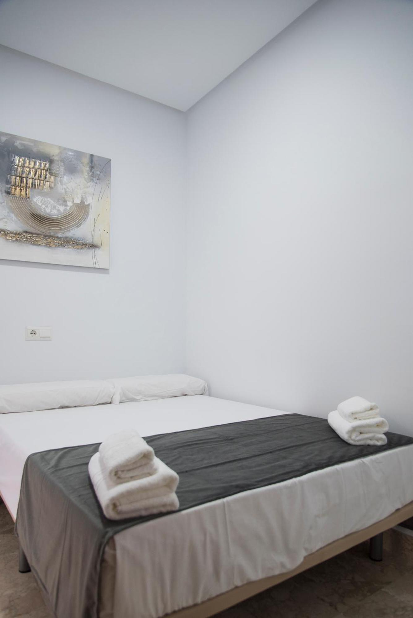 Nightinsevilla Teodosio Free Parking 外观 照片