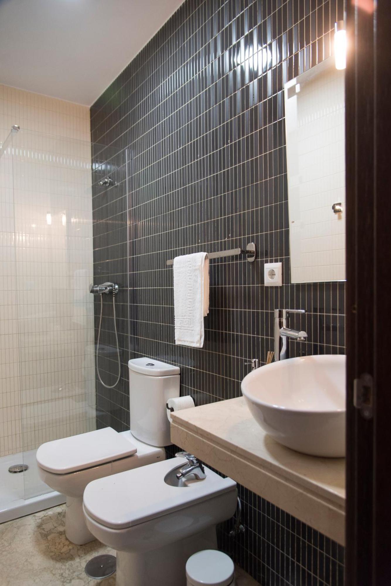 Nightinsevilla Teodosio Free Parking 外观 照片